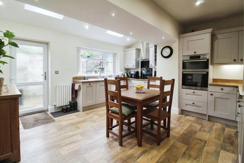 2 bedroom end of terrace house for sale, Skipton Old Road, Lancashire BB8