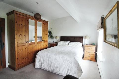 2 bedroom end of terrace house for sale, Skipton Old Road, Lancashire BB8