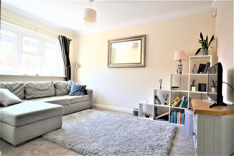 3 bedroom house to rent, Castleden Way, Essex CM6