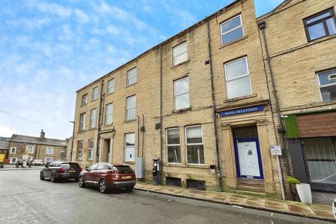 2 bedroom apartment to rent, Carlton Place, West Yorkshire HX1