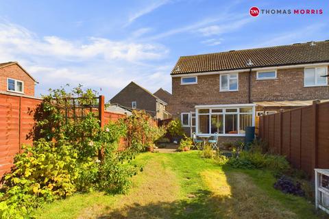 3 bedroom end of terrace house for sale, Bure Close, Cambridgeshire PE27