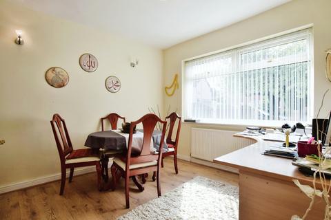 3 bedroom semi-detached house for sale, Spinney Road, Greater Manchester M23