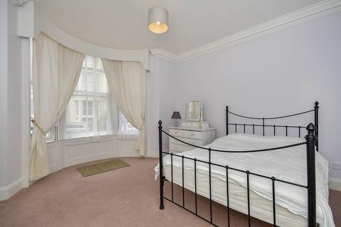 2 bedroom apartment to rent, Crown Terrace, North Yorkshire YO11