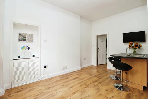 1 bedroom flat for sale, Whirlbut Street, Dunfermline KY11