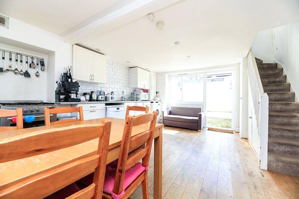 Upper Gardner Street, East Sussex BN1 2 bed terraced house for sale £