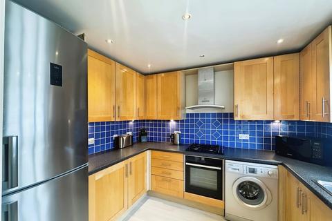 4 bedroom end of terrace house to rent, Sinclair Drive, Sutton SM2