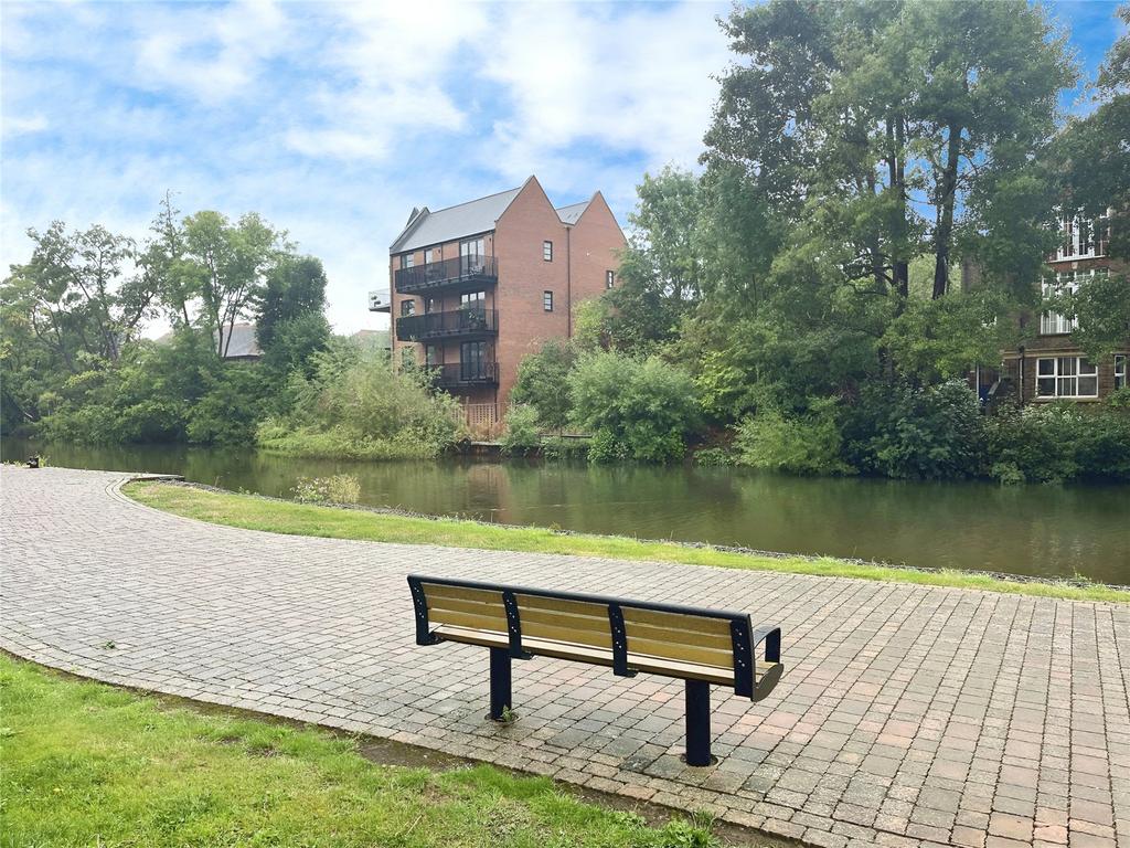 Whitefriars Wharf, Kent TN9 2 bed flat for sale £275,000