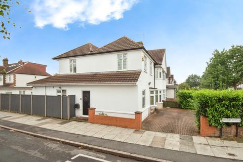 6 bedroom semi-detached house for sale, Hanworth Road, Hounslow TW4