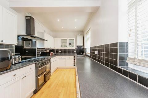 6 bedroom semi-detached house for sale, Hanworth Road, Hounslow TW4