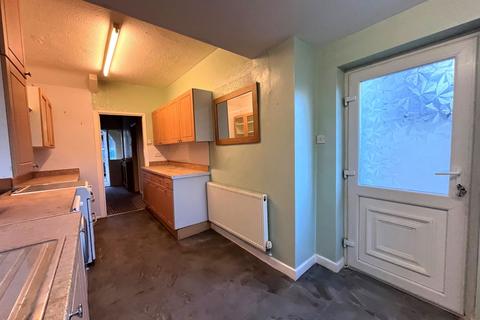 11 Bleakhouse Road, Oldbury, B68 9DR