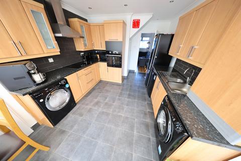 25 Civic Square, Tilbury, RM18 8AD