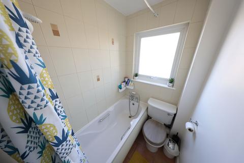 25 Civic Square, Tilbury, RM18 8AD