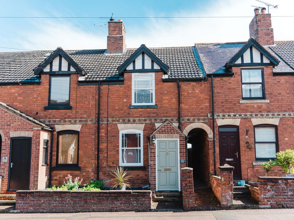West Road, Oakham, LE15 2 bed terraced house for sale £260,000
