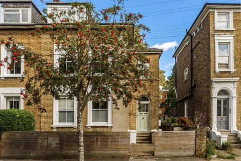 2 bedroom flat for sale, King Charles Road, Surbiton KT5