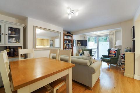 2 bedroom flat for sale, King Charles Road, Surbiton KT5