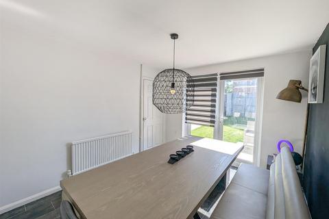 15 Compton Green, Corby, NN18 0DP