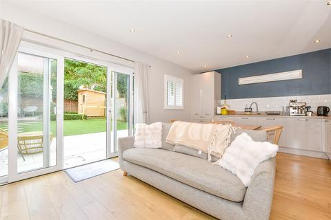 4 bedroom detached house for sale, Linnitt Lane, Ryarsh, West Malling, Kent