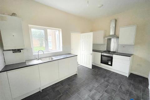 3 bedroom terraced house to rent, Green Lane, Ilford