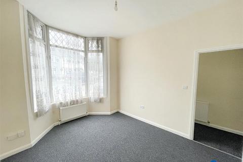 3 bedroom terraced house to rent, Green Lane, Ilford