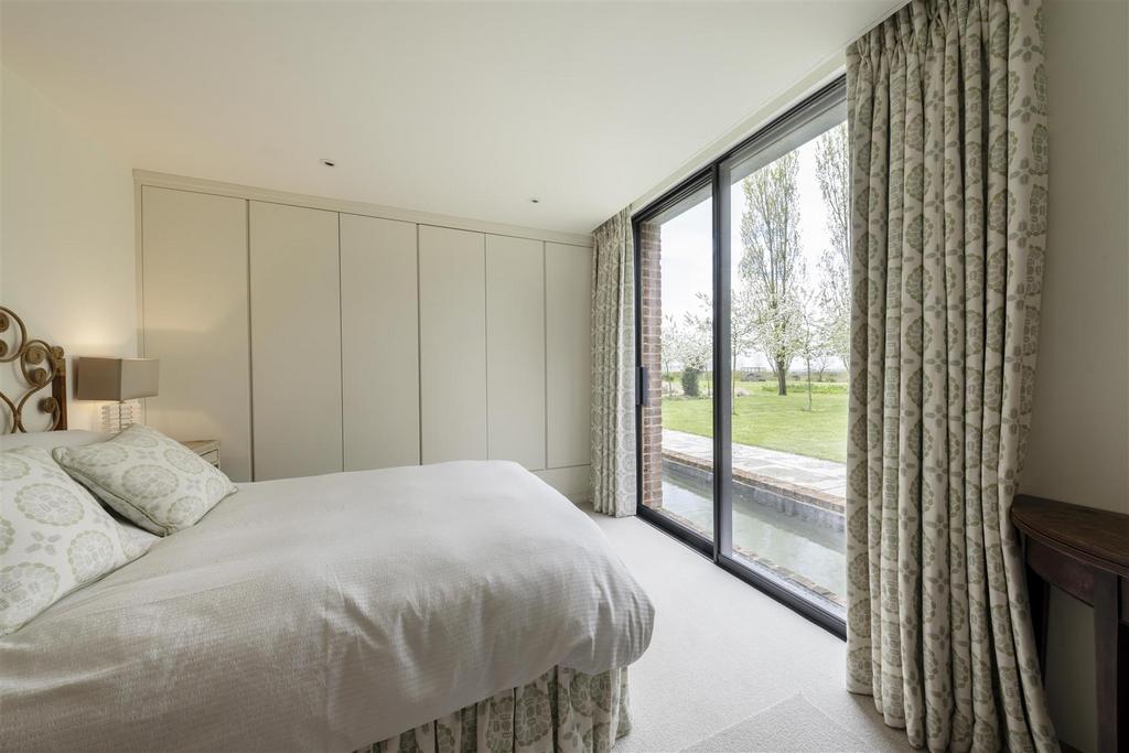 Taybury House Q50-07.jpg