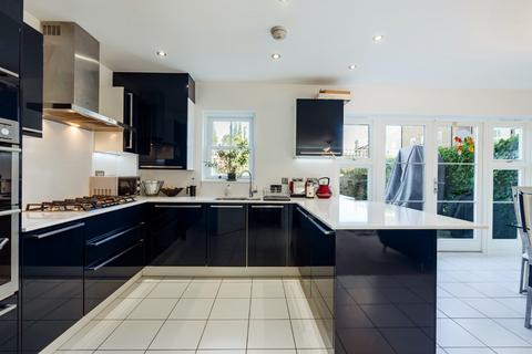 22 Mobbs Close, Stoke Poges, Slough, SL2 4FF