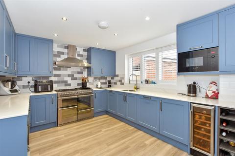 4 bedroom detached house for sale, Riggs Lane, Chichester, West Sussex