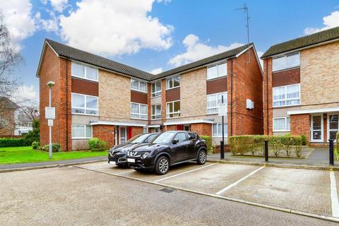 2 bedroom maisonette to rent, Upton Dene Sutton SM2