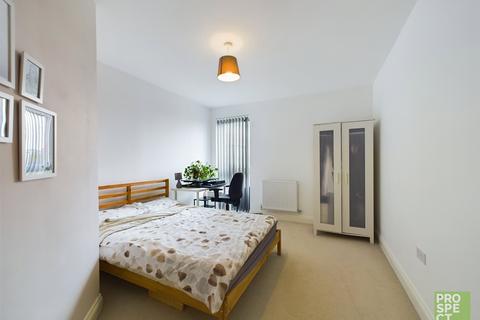 Flat 16, 1 Elvian Close, Reading, RG30 3FN