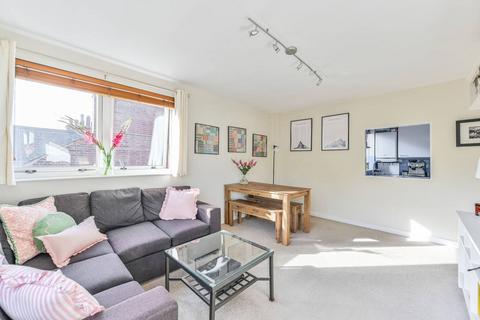 2 bedroom flat for sale, Parkgate Road, Battersea Park, London, SW11