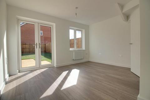 2 bedroom end of terrace house to rent, Guardian Way, Dereham