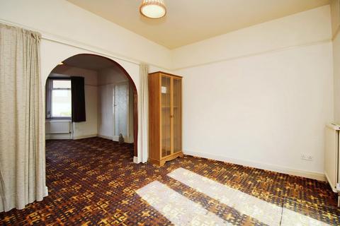 58 Barton Road, Leicester, LE3 9BB
