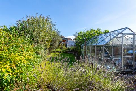 3 bedroom bungalow for sale, Oxenden Road, Farnham GU10