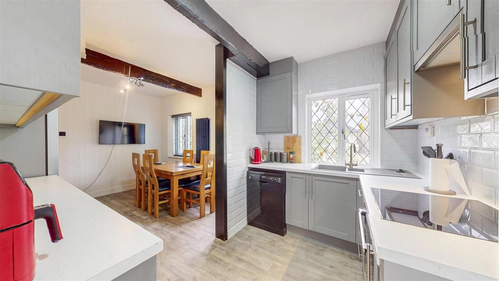 25 Eton Avenue - LBfz Zqnzu H2 TYm Sso8 Tn.jpg