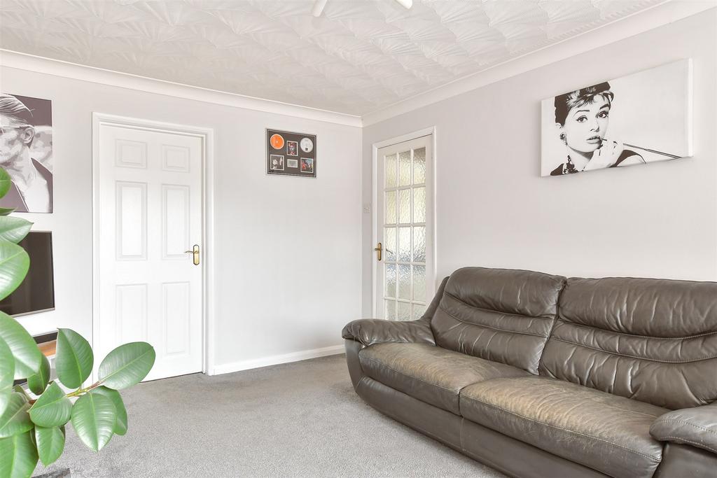 Cliff Gardens, Minster On Sea... 2 bed semidetached bungalow for sale