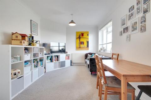 2 bedroom flat for sale, Limbrick Lane, Goring-By-Sea, Worthing