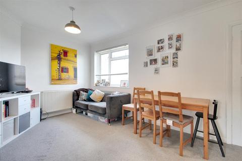 2 bedroom flat for sale, Limbrick Lane, Goring-By-Sea, Worthing