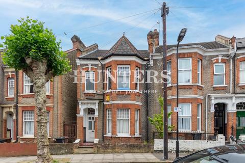 4 bedroom end of terrace house to rent, Alcester Crescent, London, E5