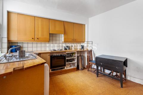 4 bedroom end of terrace house to rent, Alcester Crescent, London, E5