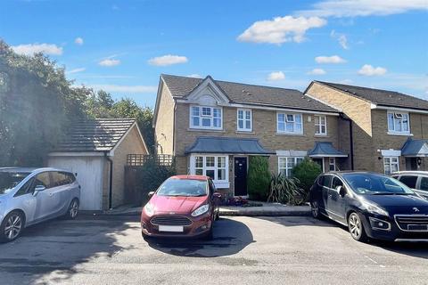 73 Barons Mead, Southampton, SO16 9TD