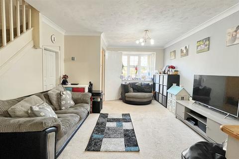 73 Barons Mead, Southampton, SO16 9TD