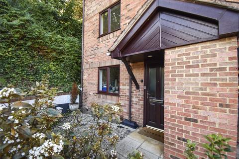 1 bedroom apartment for sale, St. Benedicts Close, Hampshire GU11