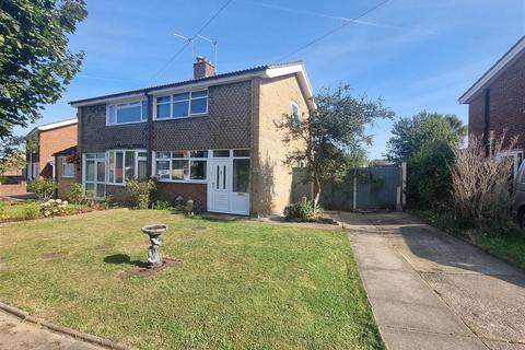 2 bedroom semi-detached house for sale, Edinburgh Avenue, Gorleston