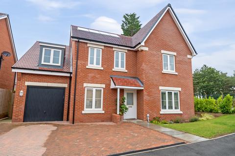 5 bedroom detached house for sale, Heatherfields Way, Whitehill, Bordon, Hampshire, GU35