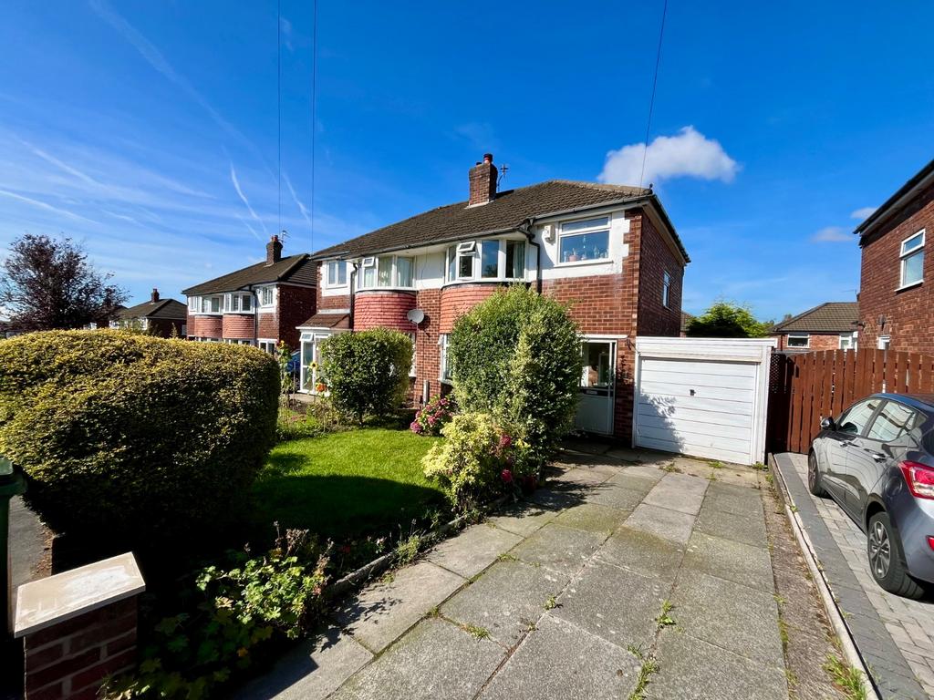 Norbury Drive, Marple, Stockport, SK6 3 bed semidetached house for sale £350,000