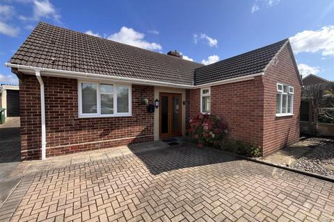 2 bedroom detached bungalow for sale, Yew Tree Road, Newhall Swadlincote DE11