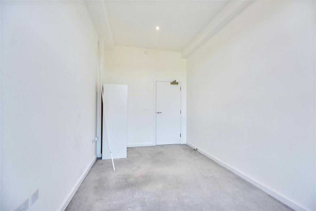 Bedroom 2 2.jpeg