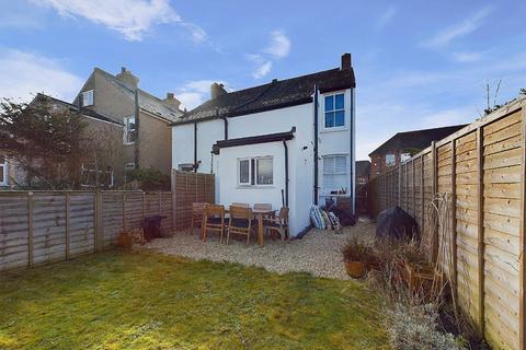 2 bedroom semi-detached house for sale, Aylesbury Road, Bromley BR2