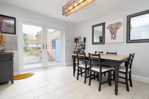12 Longmead, Letchworth Garden City, SG6 4HW