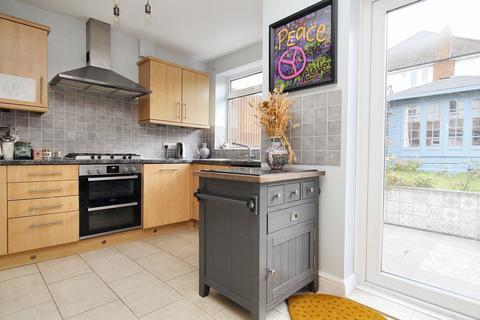 12 Longmead, Letchworth Garden City, SG6 4HW