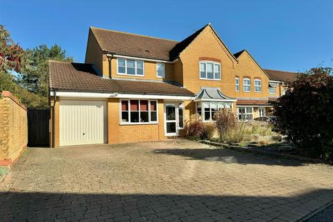 4 bedroom detached house for sale, Beauchamps, Burnham-On-Crouch